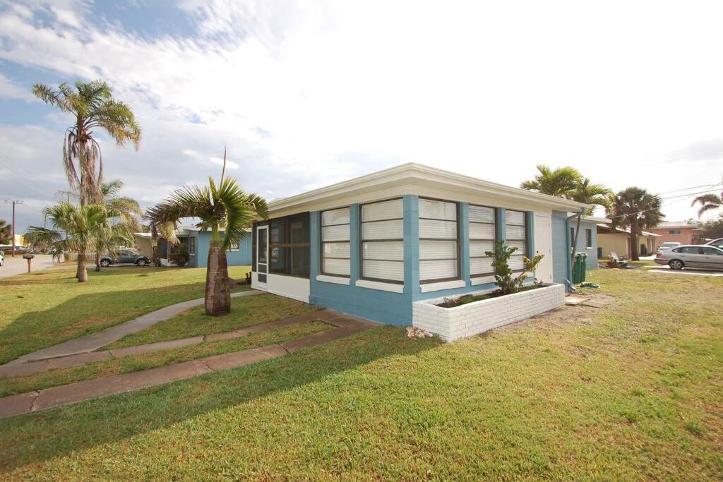 Downtown Cottage - Walk To The Beach & Restaurants Cocoa Beach Exterior foto
