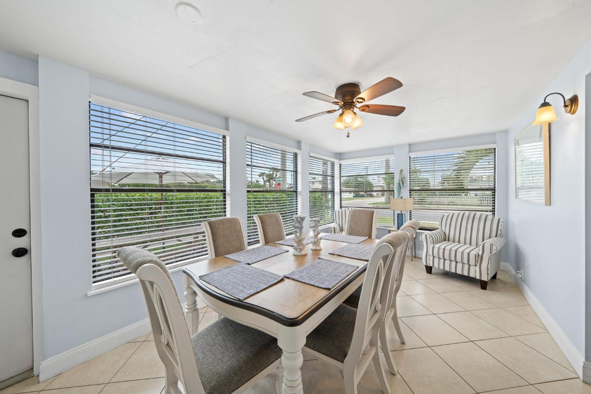 Downtown Cottage - Walk To The Beach & Restaurants Cocoa Beach Exterior foto