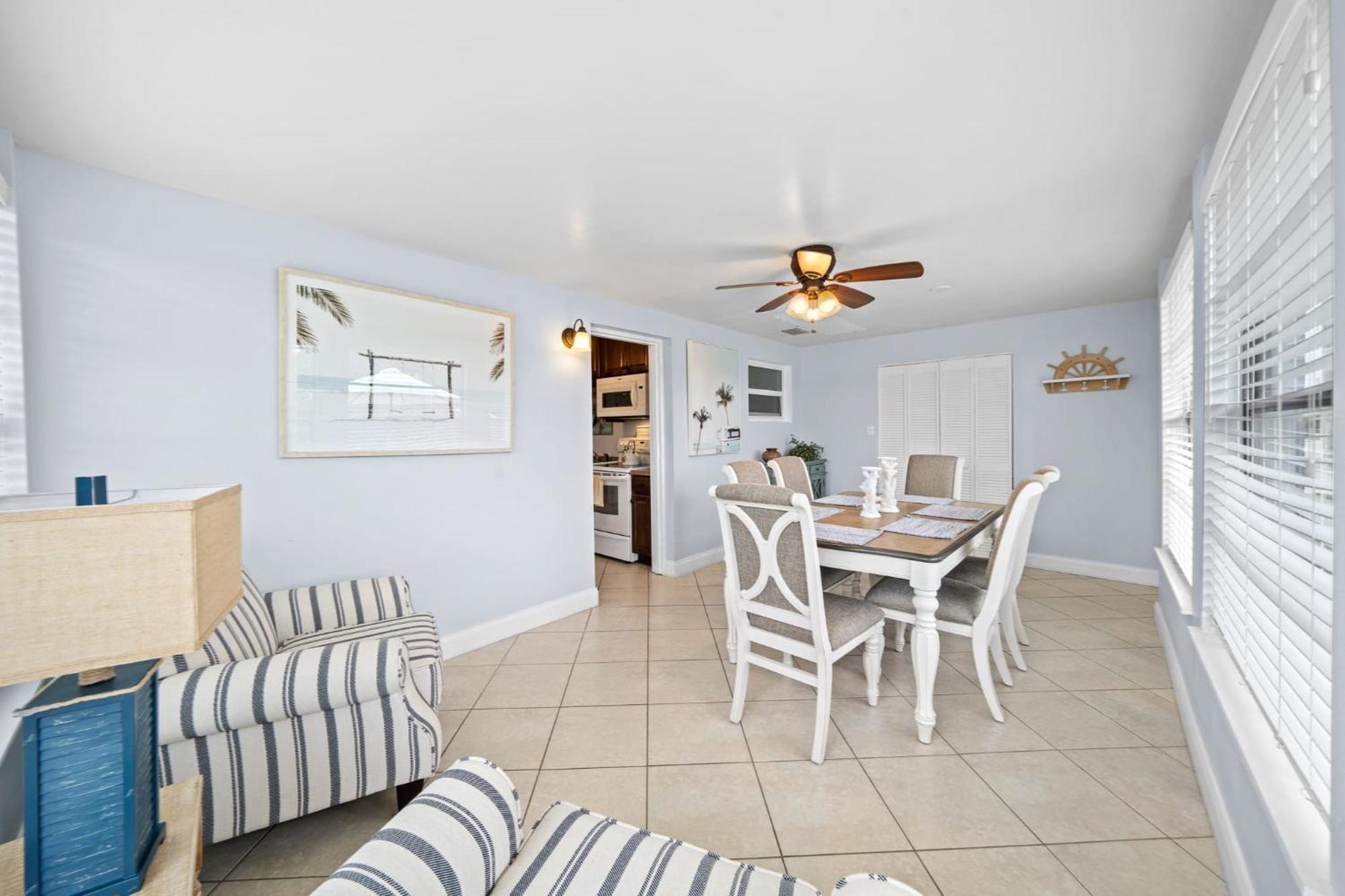 Downtown Cottage - Walk To The Beach & Restaurants Cocoa Beach Exterior foto